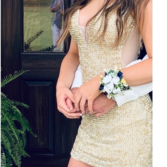 Gold beaded Homecoming dress - Picture 2 of 4